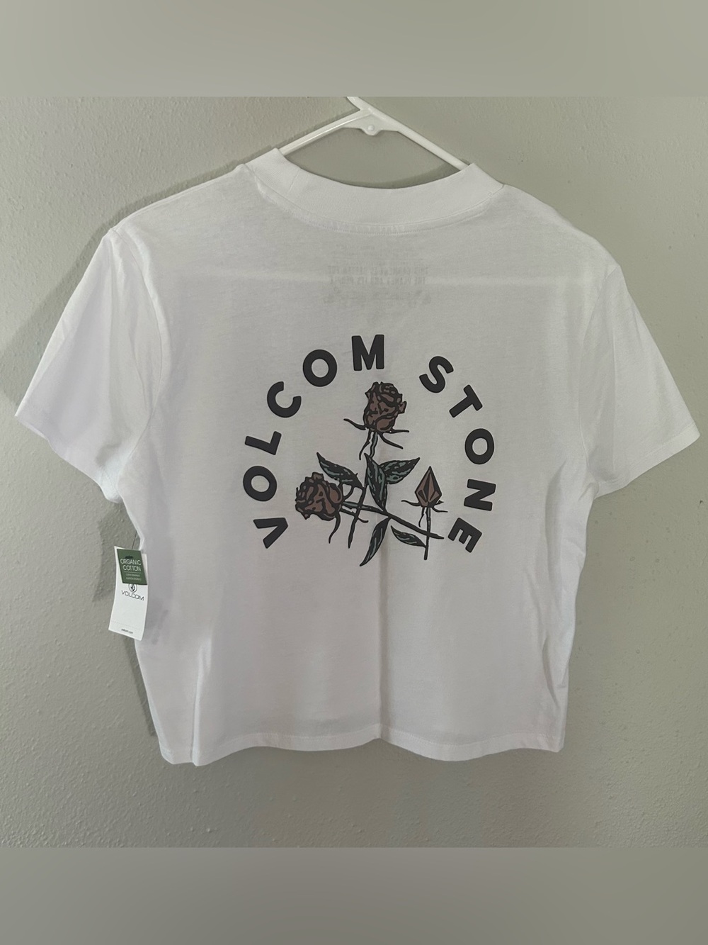 NWT Women’s Volcom Graphic Rose T Shirt